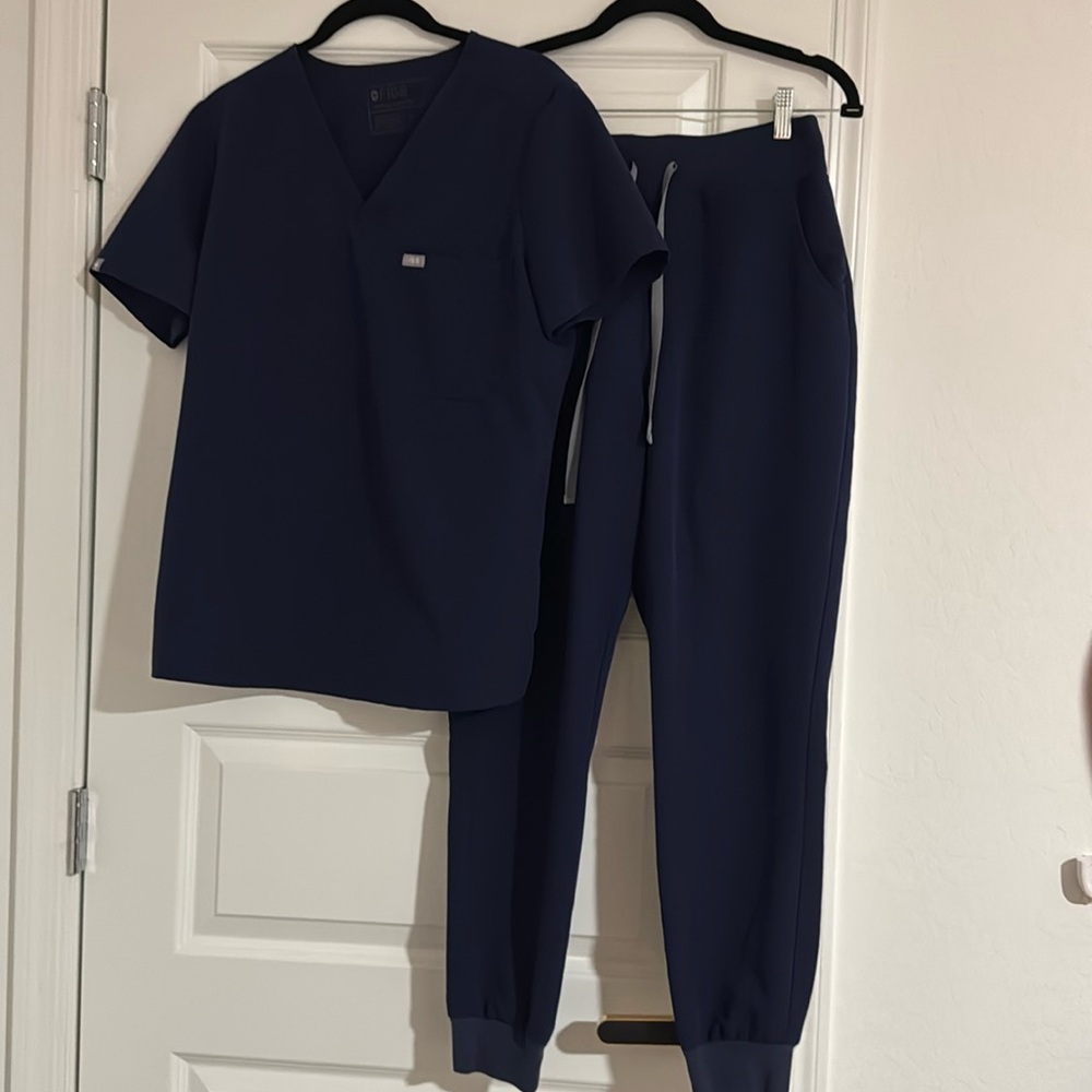 FIGS Scrub Set Navy Blue Catarina Top & Zamora Joggers Scrub Set